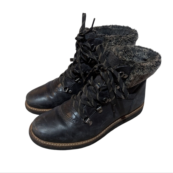 Clarks Glick Clarmont Black Leather Ankle Boots Faux Fur 8 M - Picture 1 of 7